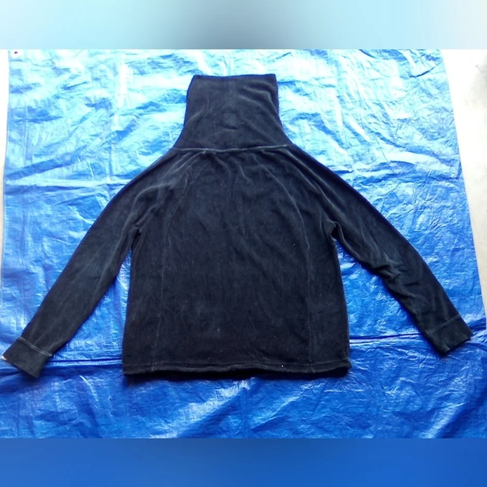 Athleta Black Pullover